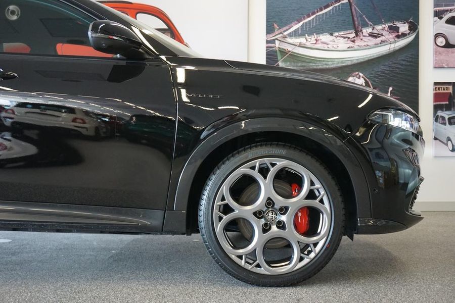 2023 Alfa Romeo Tonale Veloce Plug-In Hybrid Auto MY22 Photo 3