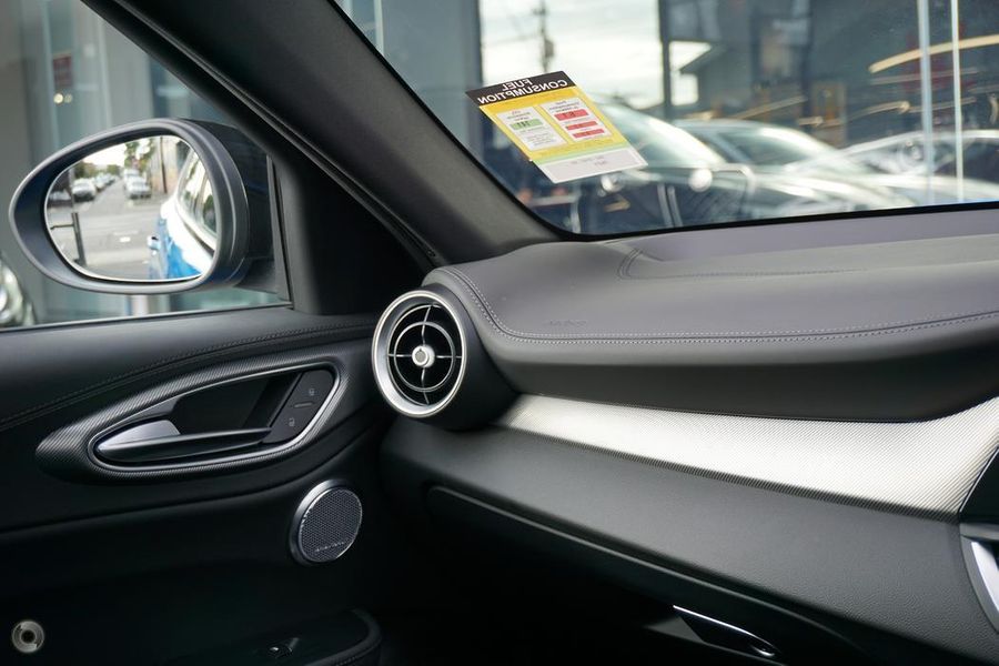 2023 Alfa Romeo Giulia Veloce Auto MY23 Photo 6