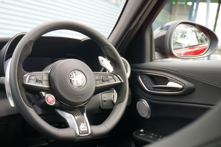 2025 Alfa Romeo Giulia Quadrifoglio Auto MY24 Photo 30