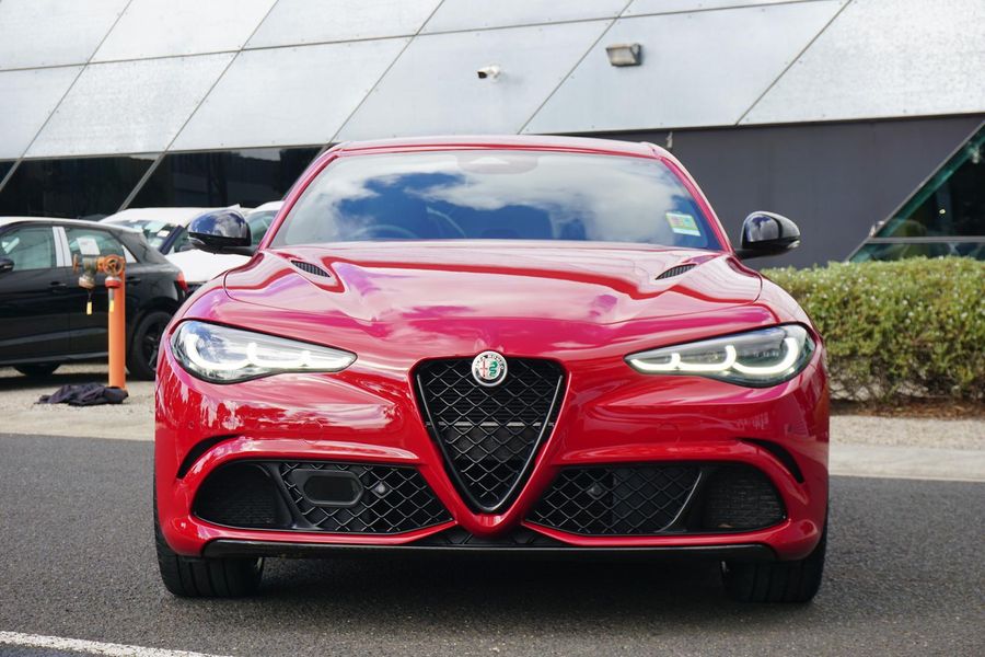 2025 Alfa Romeo Giulia Quadrifoglio Auto MY24 Photo 12