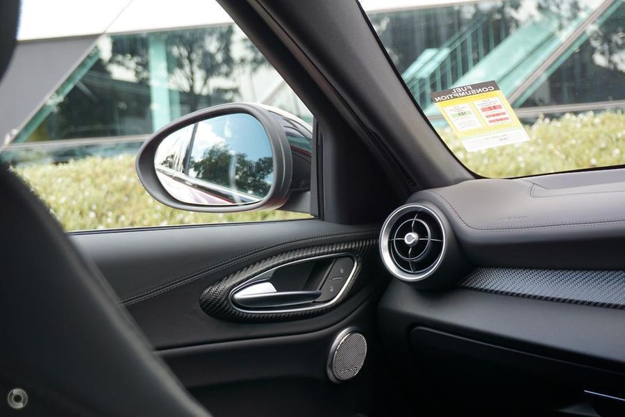 2025 Alfa Romeo Giulia Quadrifoglio Auto MY24 Photo 28