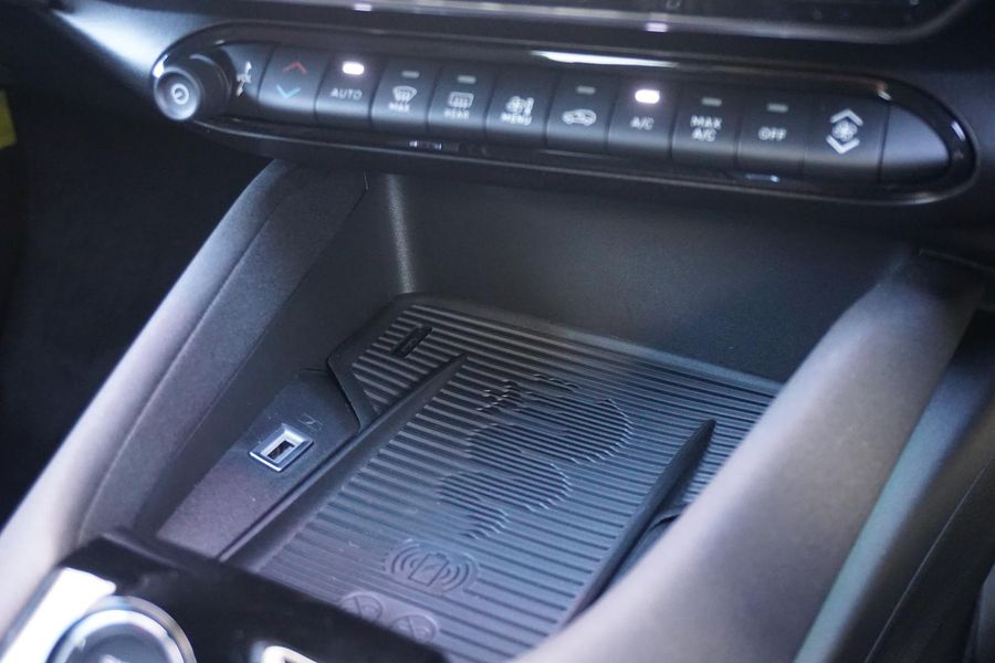 2025 Alfa Romeo Junior Elettrica Auto FWD Photo 15