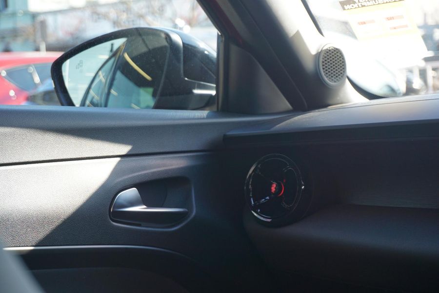 2025 Alfa Romeo Junior Elettrica Auto FWD Photo 16