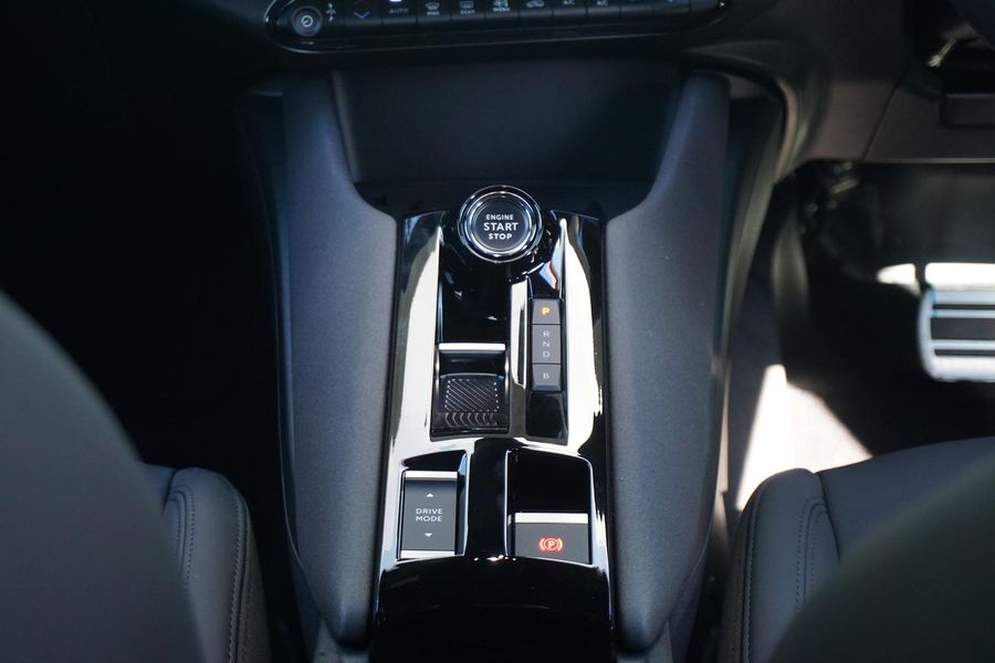 2025 Alfa Romeo Junior Elettrica Auto FWD Photo 21