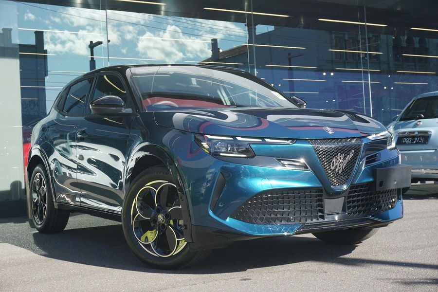 2025 Alfa Romeo Junior Elettrica Auto FWD Photo 1