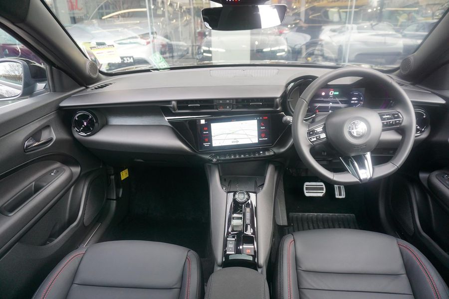 2025 Alfa Romeo Junior Elettrica Auto FWD Photo 15