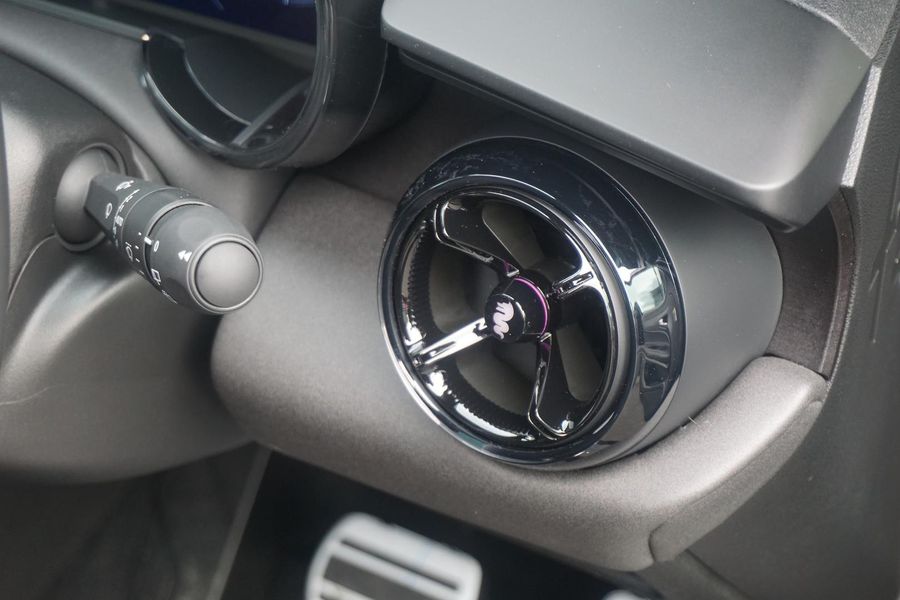 2025 Alfa Romeo Junior Elettrica Auto FWD Photo 17