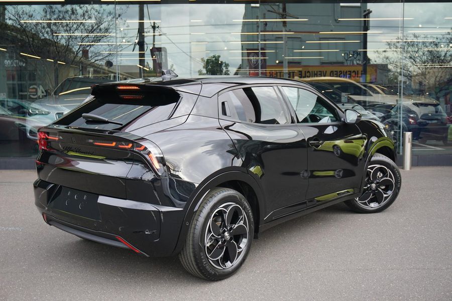 2025 Alfa Romeo Junior Elettrica Auto FWD Photo 9