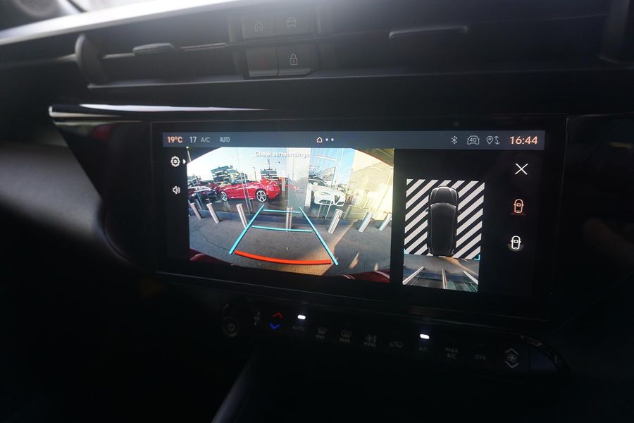 2025 Alfa Romeo Junior Ibrida Auto FWD Photo 13