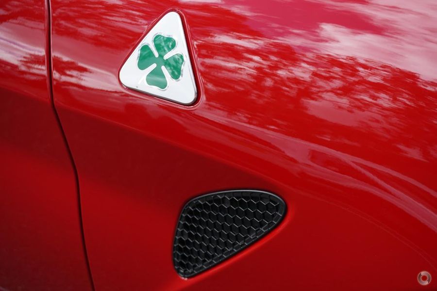 2025 Alfa Romeo Giulia Quadrifoglio Auto MY24 Photo 21