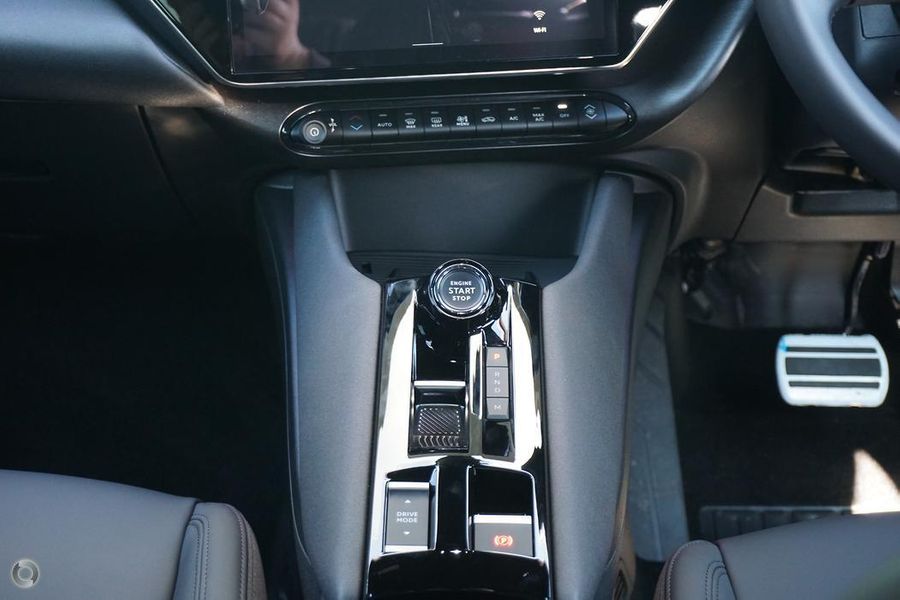 2025 Alfa Romeo Junior Ibrida Auto FWD Photo 12