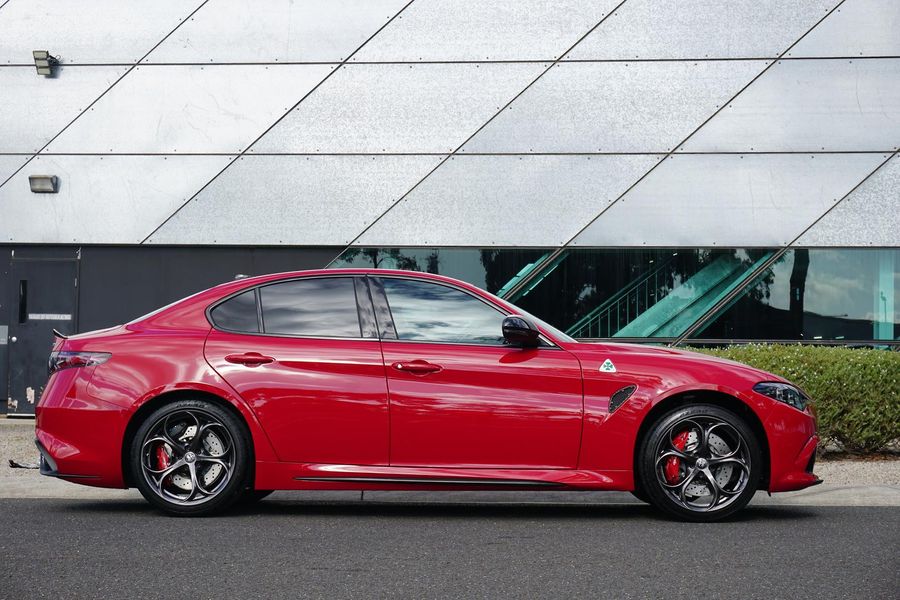 2025 Alfa Romeo Giulia Quadrifoglio Auto MY24 Photo 19
