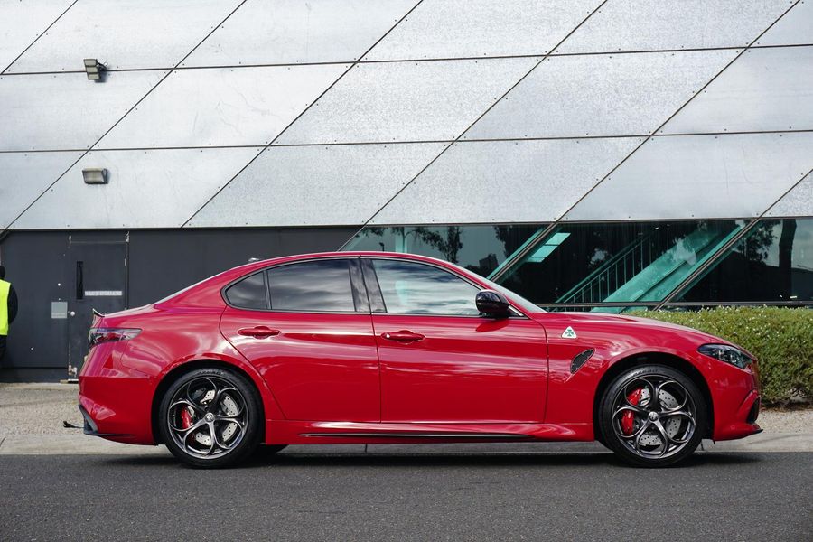 2025 Alfa Romeo Giulia Quadrifoglio Auto MY24 Photo 18