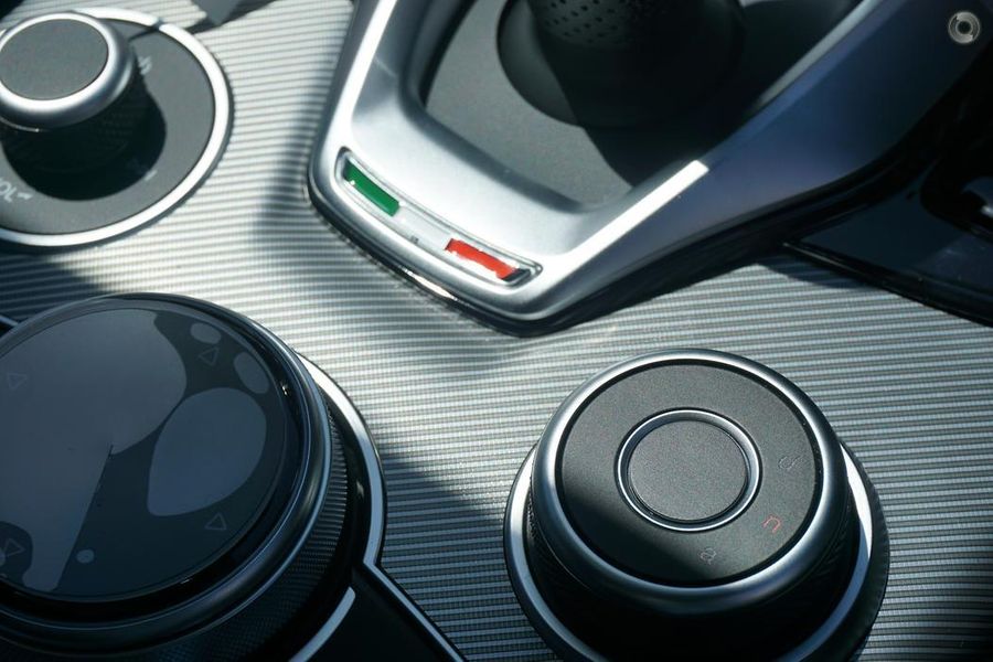 2023 Alfa Romeo Giulia Veloce Auto MY23 Photo 7