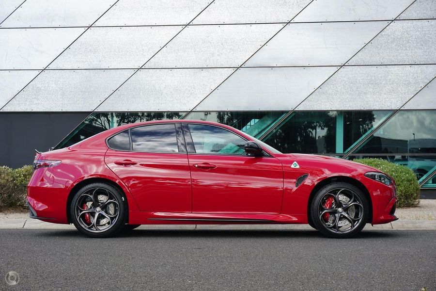 2025 Alfa Romeo Giulia Quadrifoglio Auto MY24 Photo 2