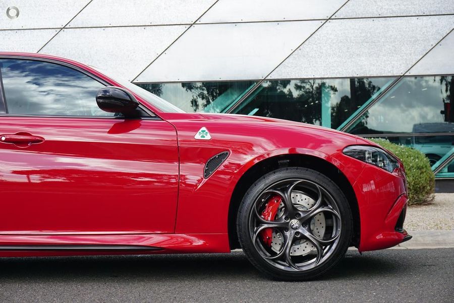 2025 Alfa Romeo Giulia Quadrifoglio Auto MY24 Photo 13