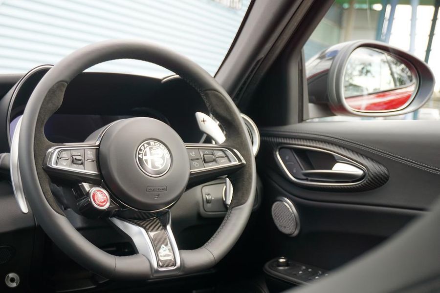 2025 Alfa Romeo Giulia Quadrifoglio Auto MY24 Photo 15