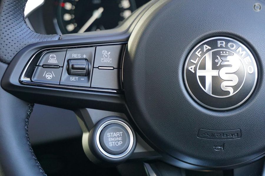 2023 Alfa Romeo Giulia Veloce Auto MY23 Photo 6