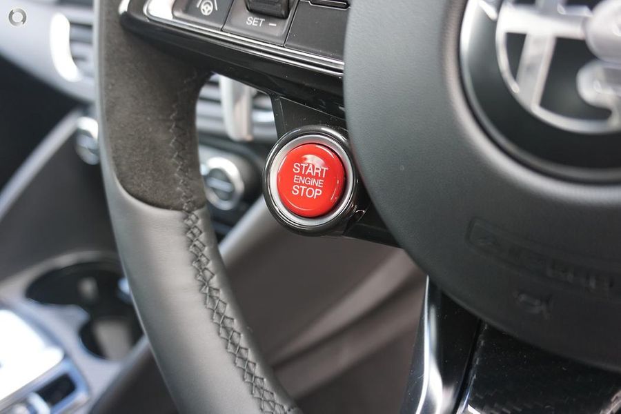 2025 Alfa Romeo Giulia Quadrifoglio Auto MY24 Photo 22